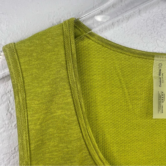 Outdoor Voices Men’s Green Apple Seamless Pique Tank Top Size Large - Picture 6 of 12